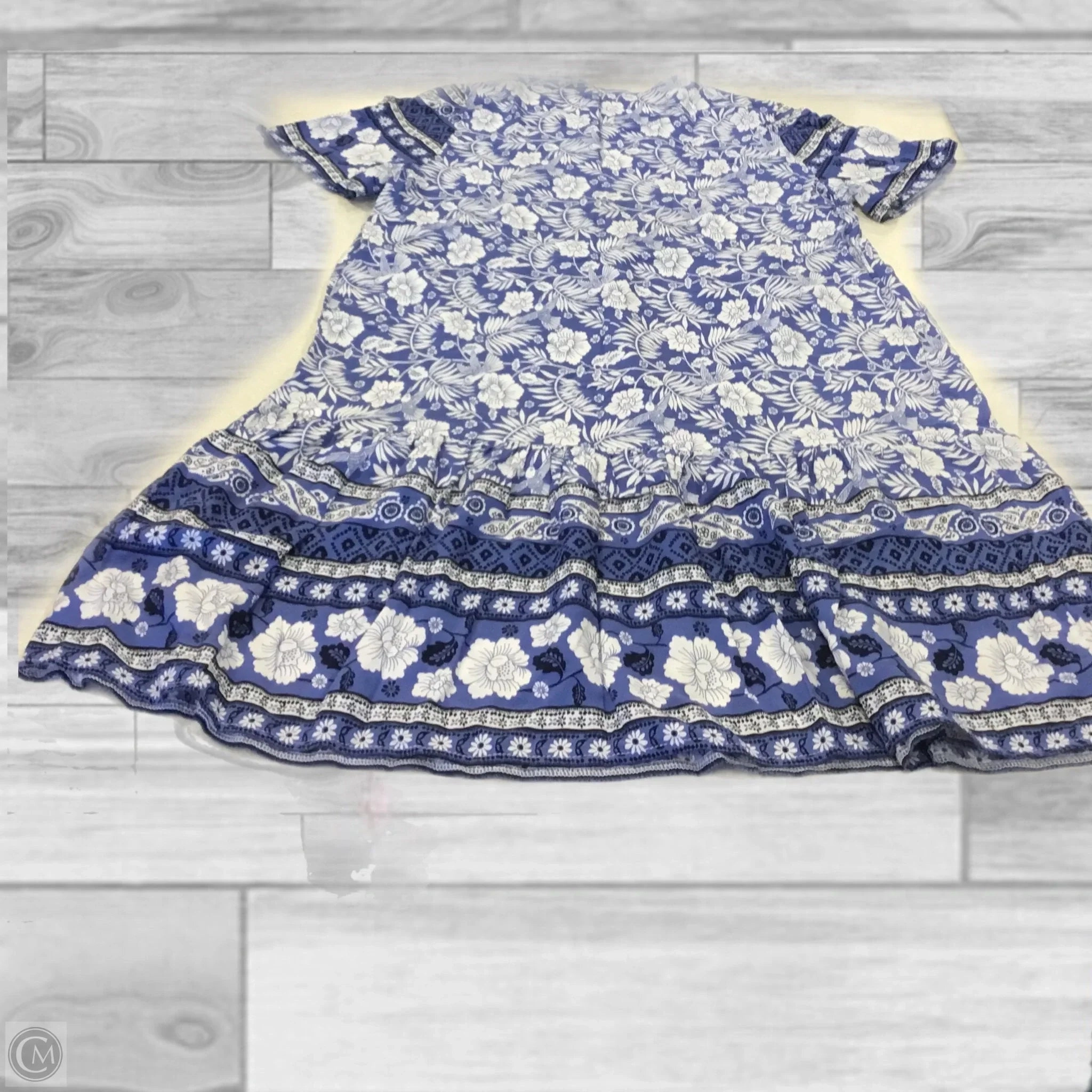 Dress Casual Short By Clothes Mentor In Blue & White, Size: L