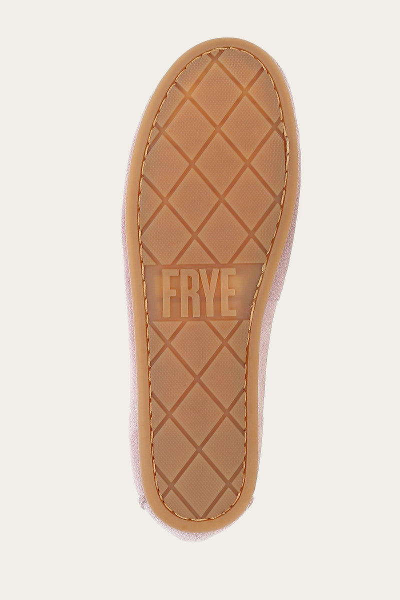 Naya Stud Moc