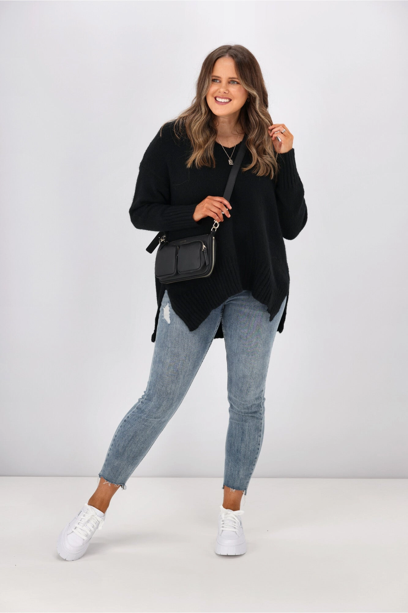 New U Collection Camila V Neck Knit Black