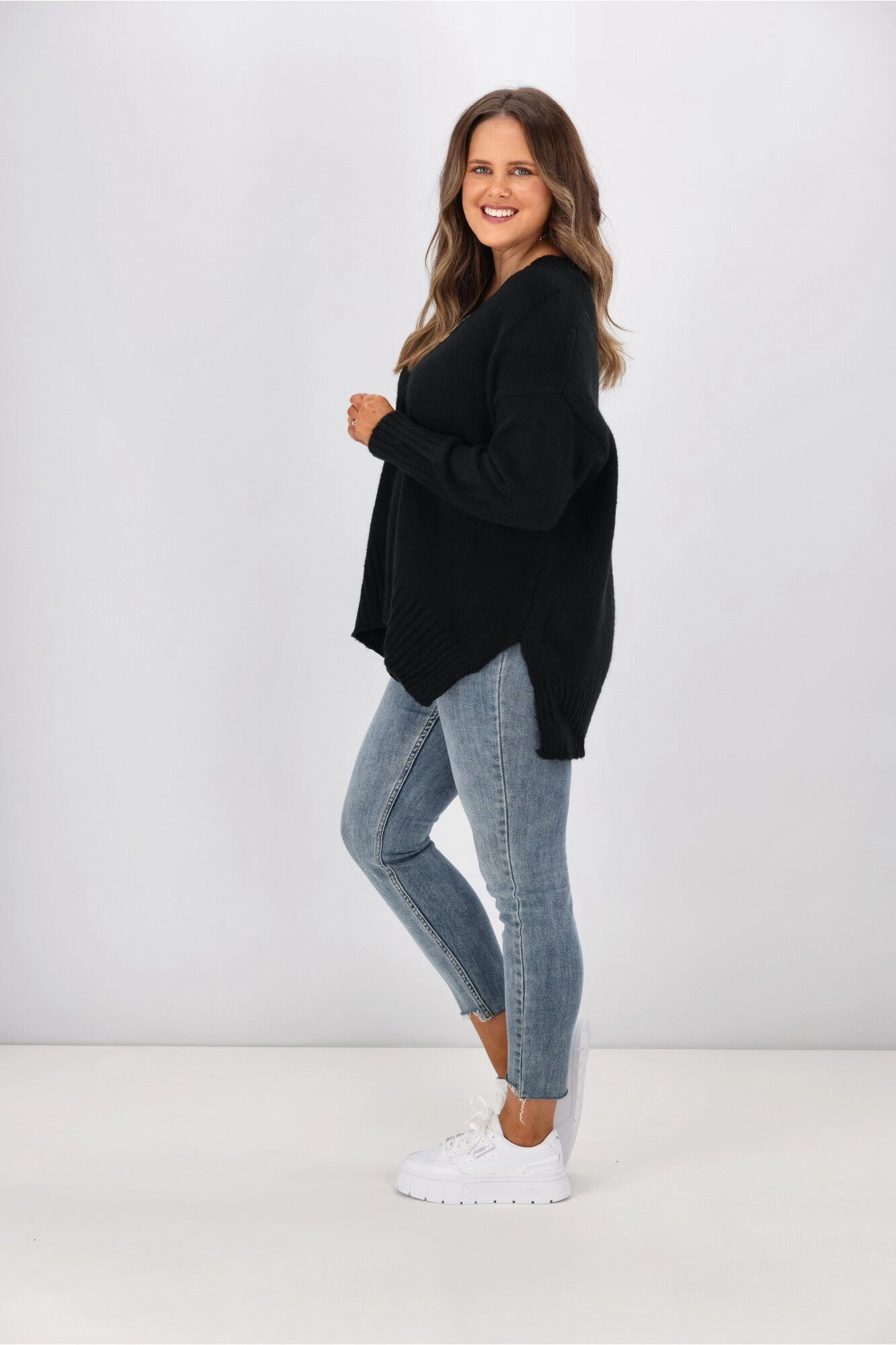 New U Collection Camila V Neck Knit Black