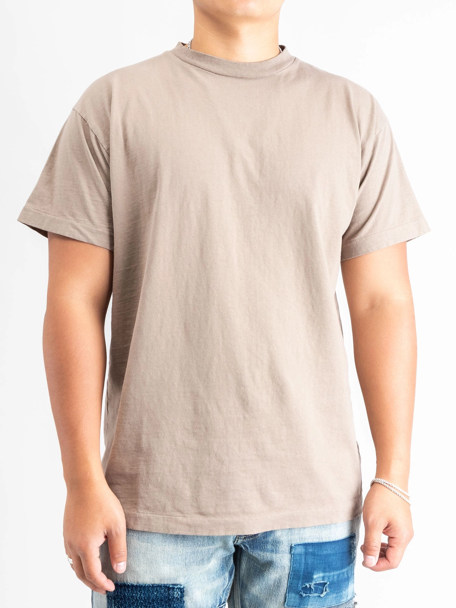 University T-Shirt in Dust